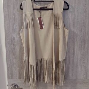 Fringed Sleeveless Suede Vest in Tan/Cream